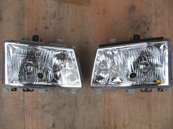 三菱キャンタートラック用 純正ヘッドライト 左右セット超美品！ DEPO正規品 三菱ふそう NEWキャンター 平成5年11月〜平成14年6月 純正