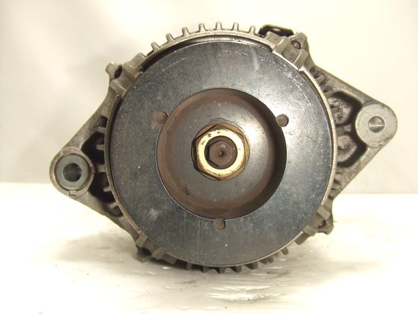 XZU ダイナ/デュトロ　24Ｖ60Aオルタネーター　DENSO27040-2461A　　中古ジャンク品 TOYOTA ダイナ⁄トヨエース XKU⁄XZC⁄XZU系用 オルタネーター